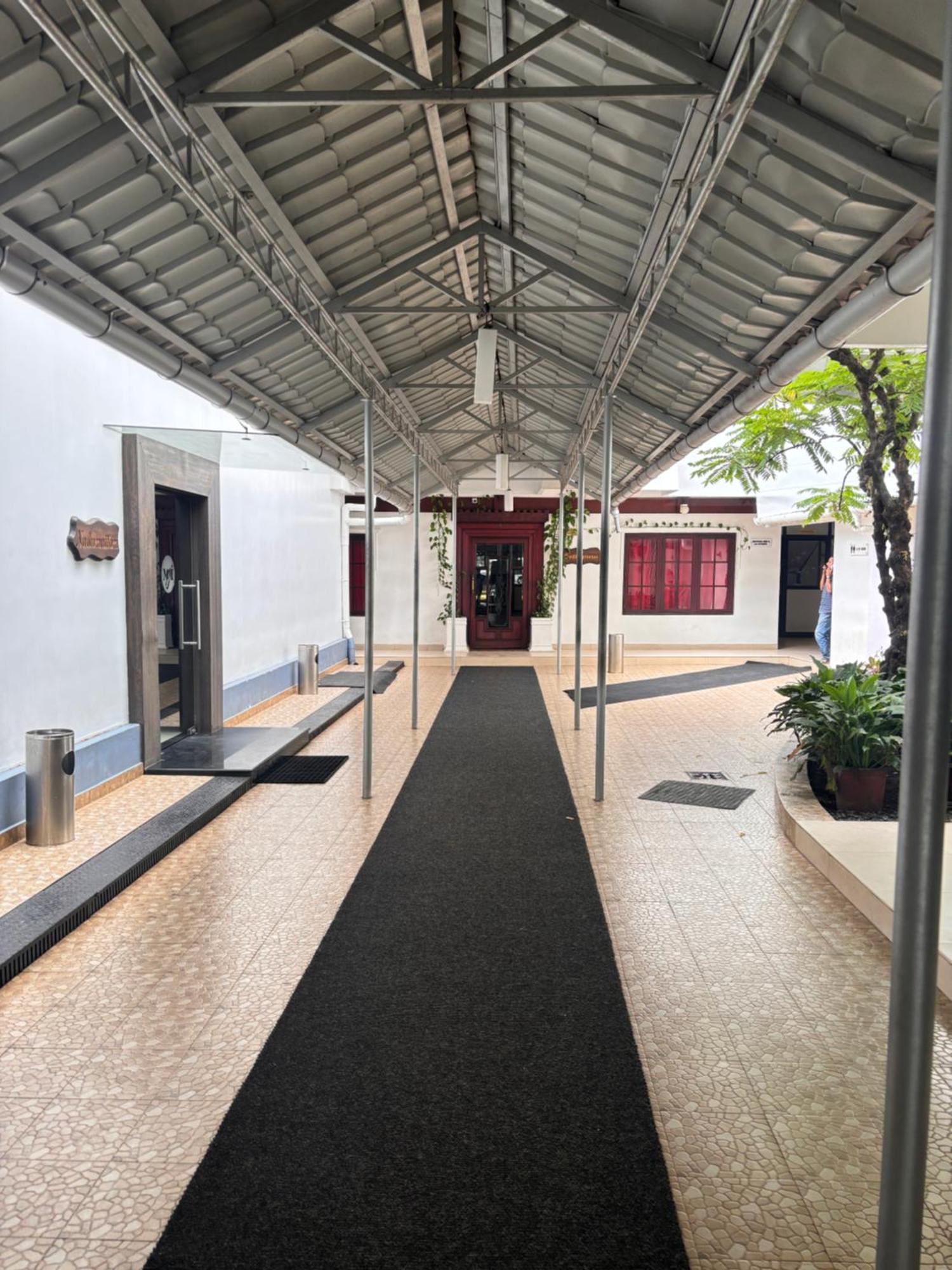 Maharani Hotel Kozhikode Εξωτερικό φωτογραφία