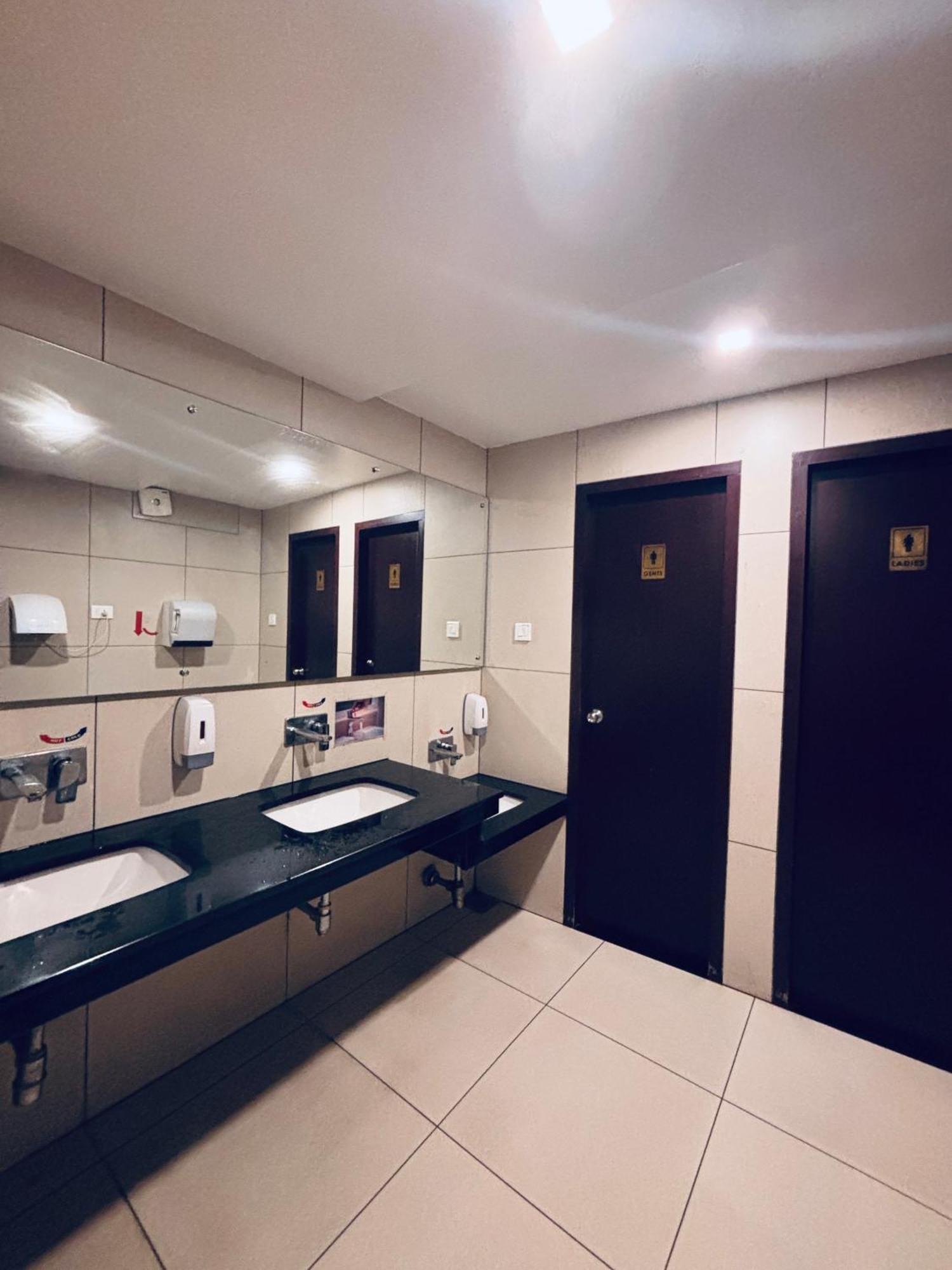 Maharani Hotel Kozhikode Εξωτερικό φωτογραφία